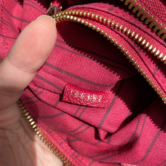 Louis Vuitton Lumineuse PM - Picture 4 of 16